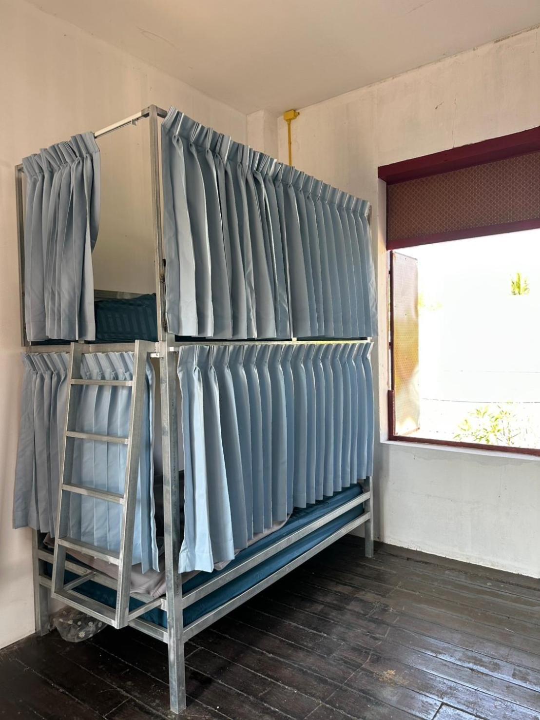 Via Thakhek Hostel & Cafe Eksteriør bilde